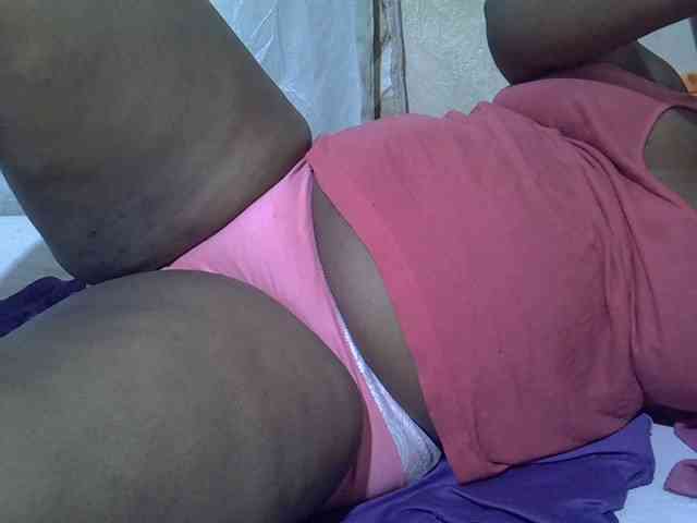 Ebonypussyy1 Live Webcam on BongaCams