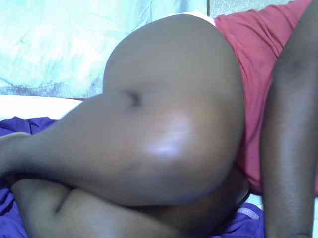 Ebonypussyy1 webcam