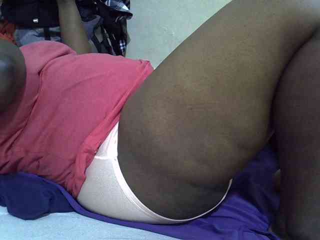 Ebonypussyy1 webcam