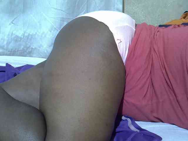 Ebonypussyy1 webcam
