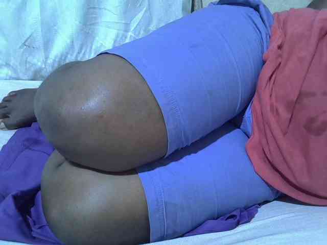 Ebonypussyy1 webcam