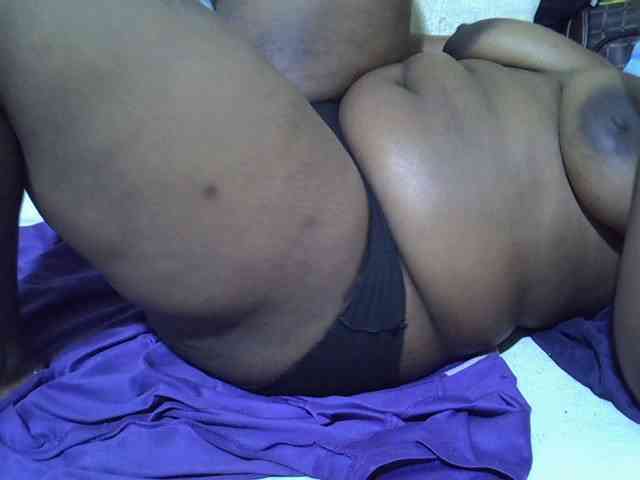 Ebonypussyy1 webcam