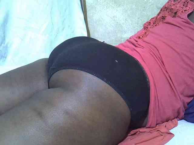 Ebonypussyy1 webcam