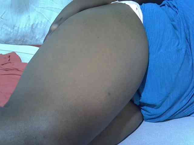 Ebonypussyy1 webcam