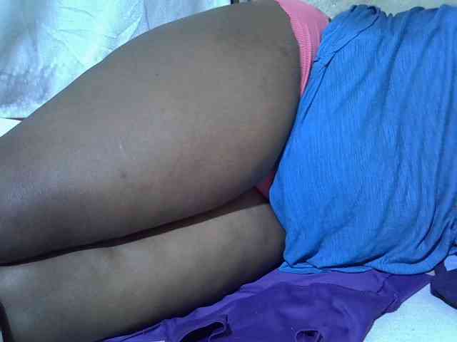 Ebonypussyy1 webcam
