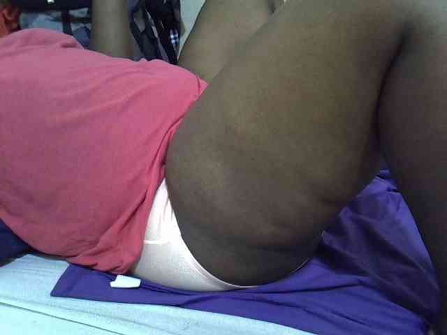 Ebonypussyy1 webcam