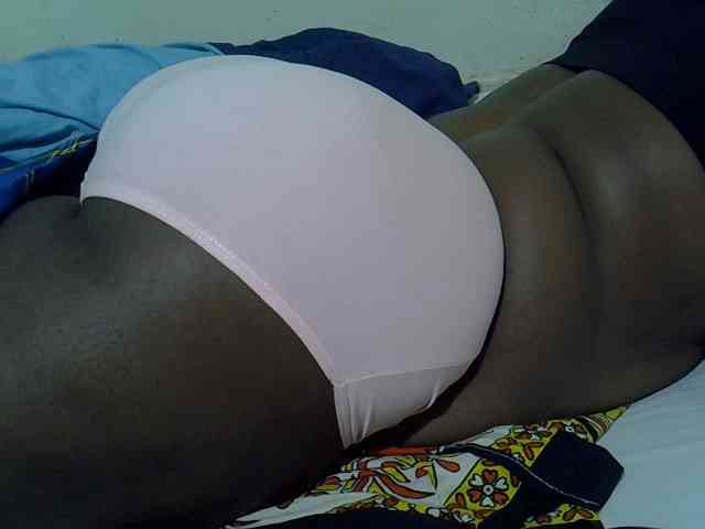 Ebonypussyy1 webcam