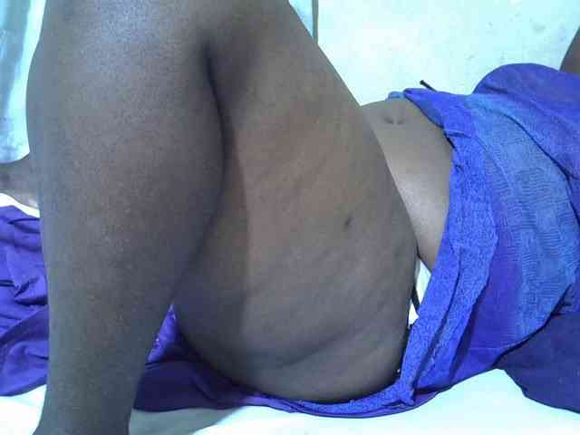 Ebonypussyy1 webcam