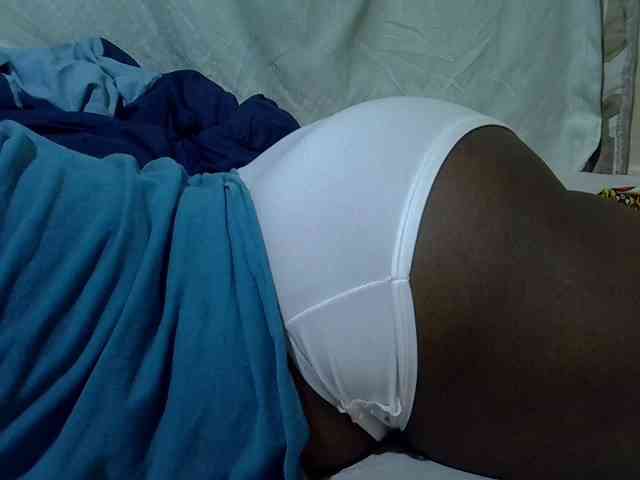 Ebonypussyy1 webcam