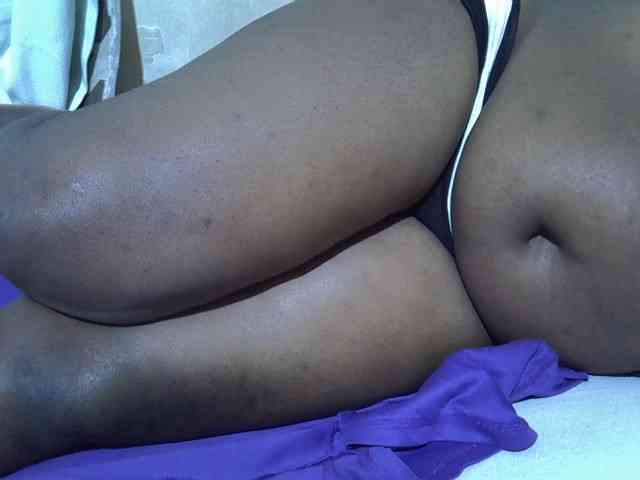 Ebonypussyy1 webcam