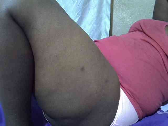 Ebonypussyy1 webcam