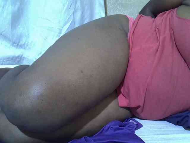 Ebonypussyy1 webcam