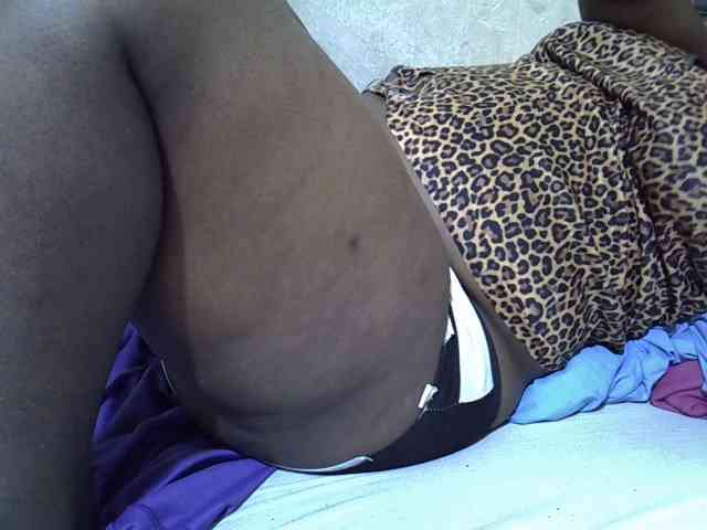 Ebonypussyy1 webcam