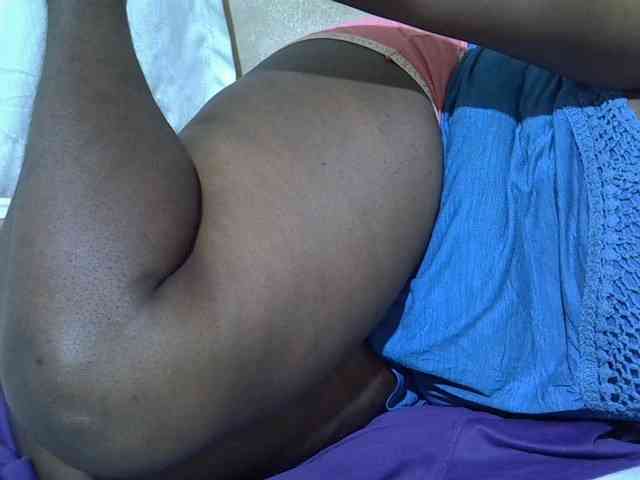 Ebonypussyy1 webcam