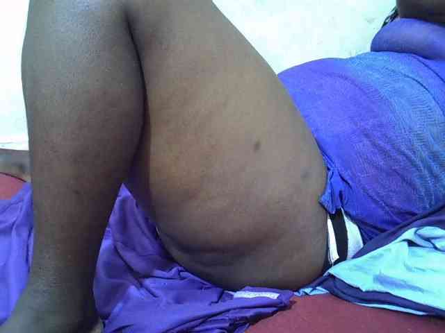 Ebonypussyy1 webcam