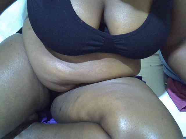 Ebonypussyy1 webcam