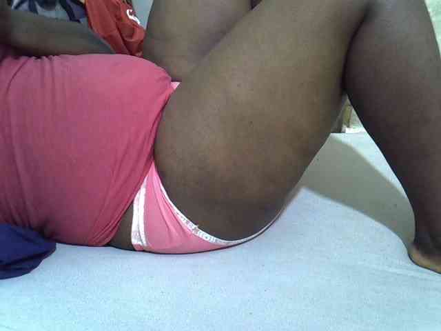 Ebonypussyy1 webcam