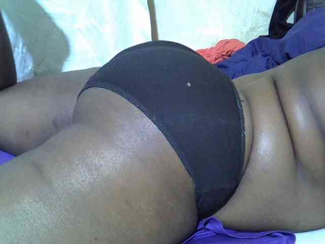 Ebonypussyy1 webcam