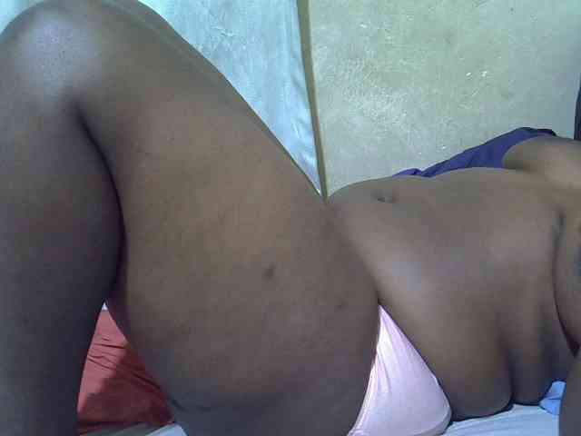 Ebonypussyy1 webcam
