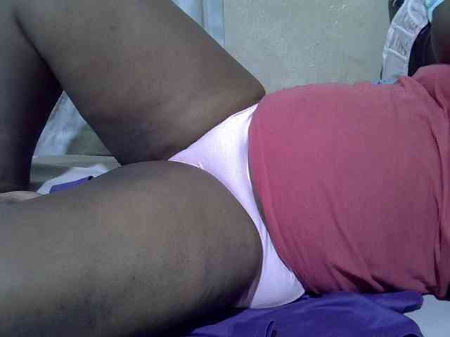 Ebonypussyy1 webcam