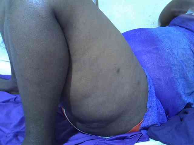 Ebonypussyy1 webcam