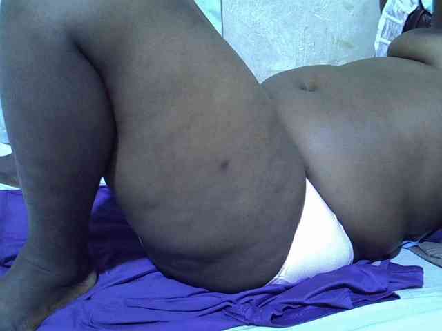 Ebonypussyy1 webcam