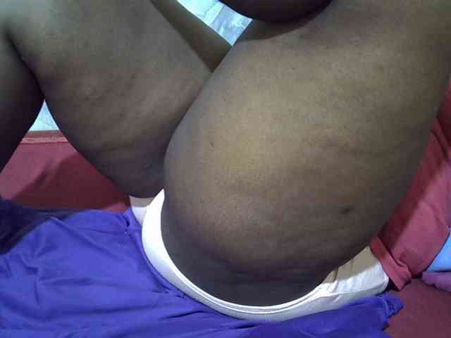 Ebonypussyy1 webcam