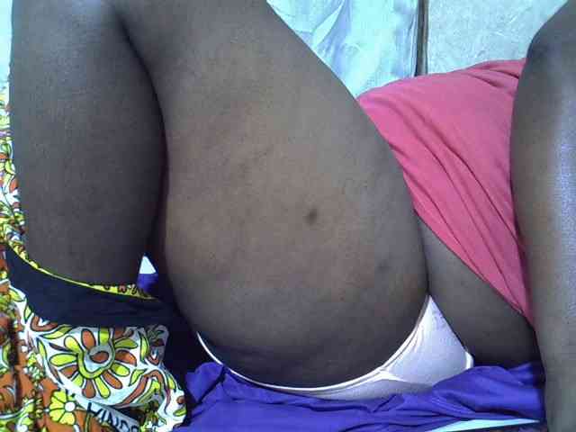 Ebonypussyy1 webcam