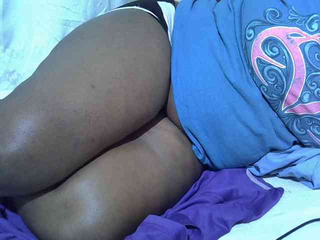 Ebonypussyy1 webcam
