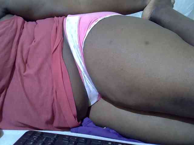 Ebonypussyy1 webcam