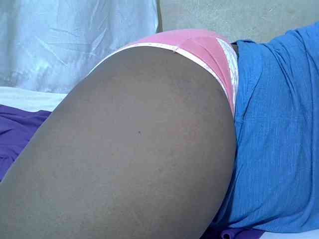 Ebonypussyy1 webcam