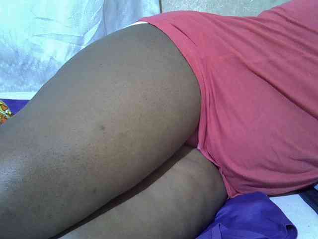 Ebonypussyy1 webcam