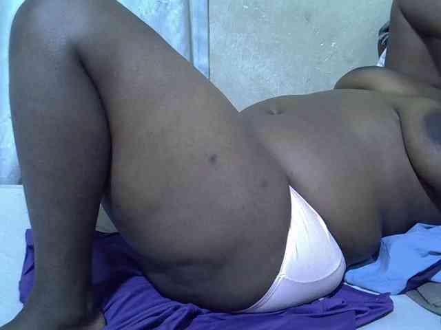 Ebonypussyy1 webcam
