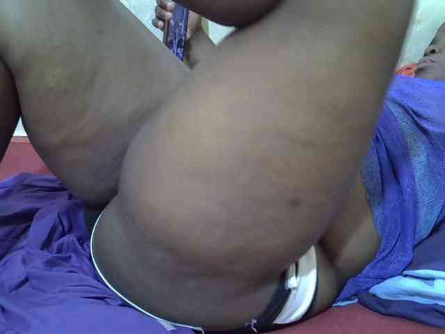 Ebonypussyy1 webcam