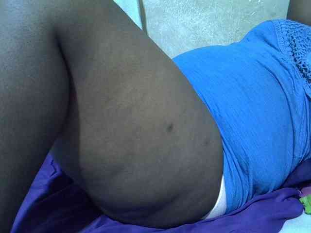 Ebonypussyy1 webcam