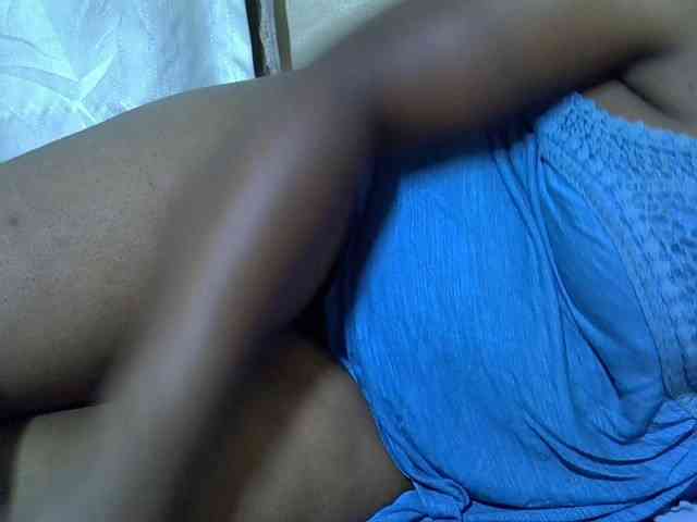 Ebonypussyy1 webcam