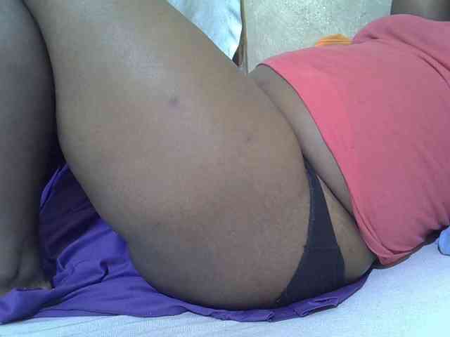 Ebonypussyy1 webcam