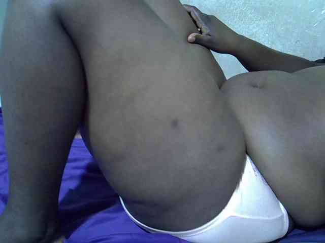 Ebonypussyy1 webcam