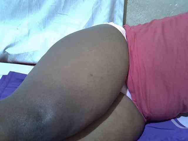 Ebonypussyy1 webcam