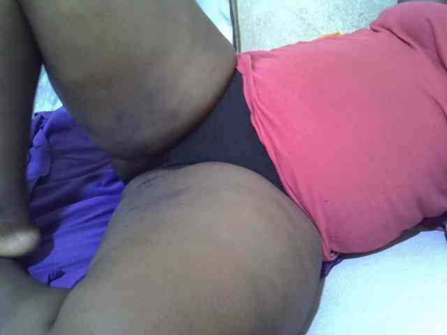 Ebonypussyy1 webcam