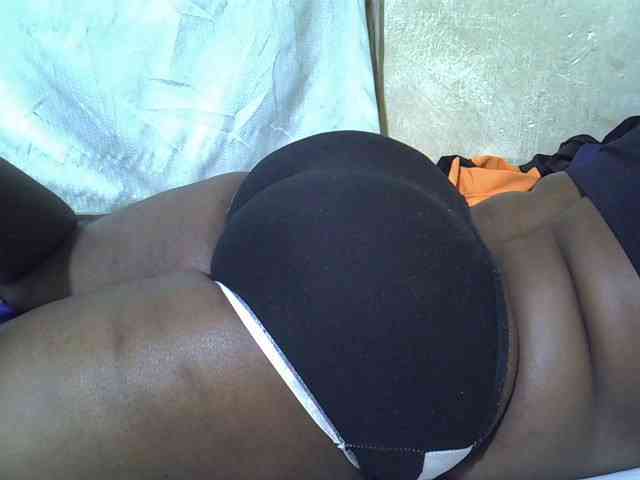 Ebonypussyy1 webcam