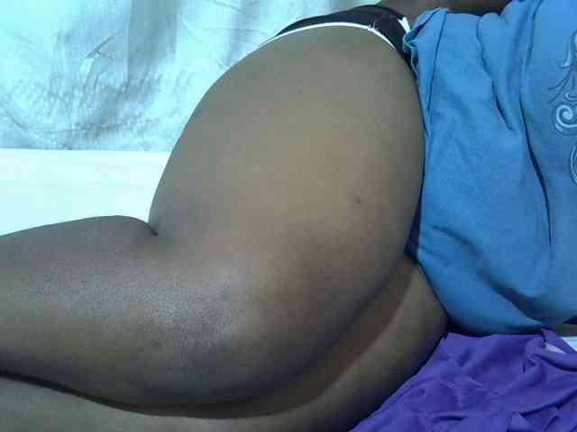Ebonypussyy1 webcam
