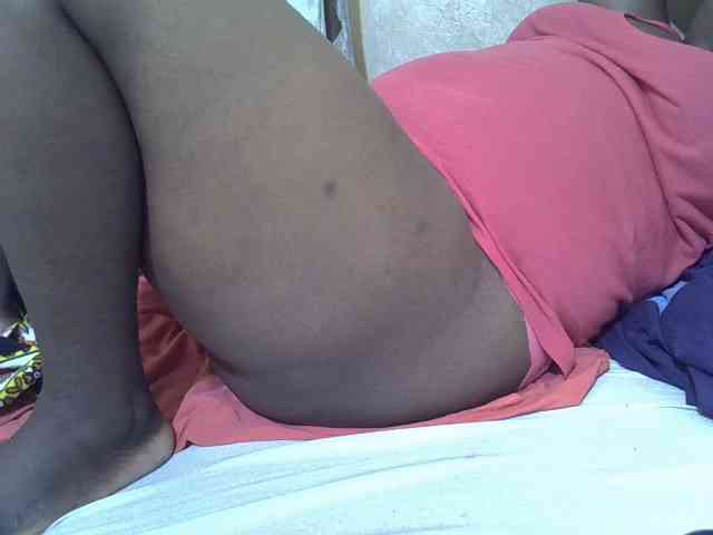 Ebonypussyy1 webcam