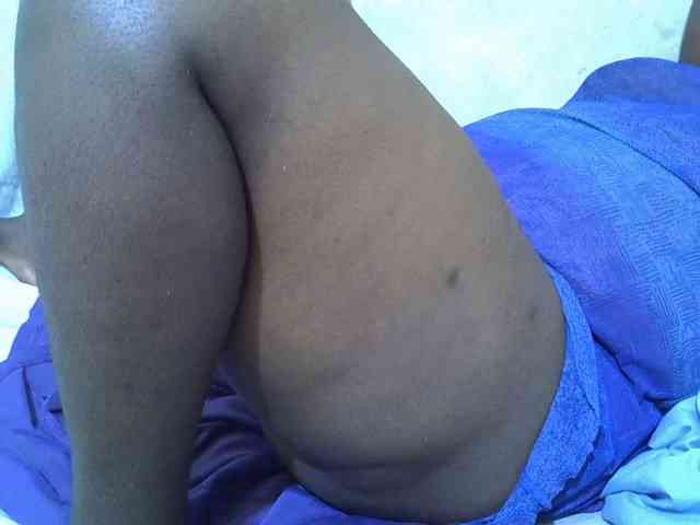 Ebonypussyy1 webcam