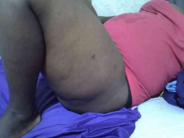Ebonypussyy1 webcam
