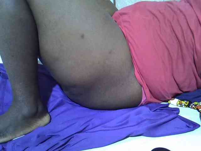 Ebonypussyy1 webcam