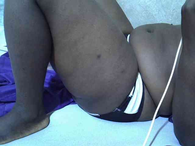 Ebonypussyy1 webcam