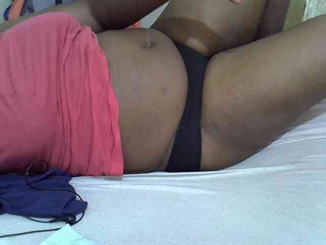 Ebonypussyy1 webcam