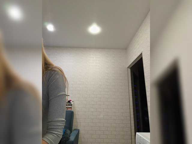 le modèle GORIGLAZ est en webcam porno dans un show sur le site bongacams, il possède les tags suivants: White/Caucasian,Blonde,Hairy