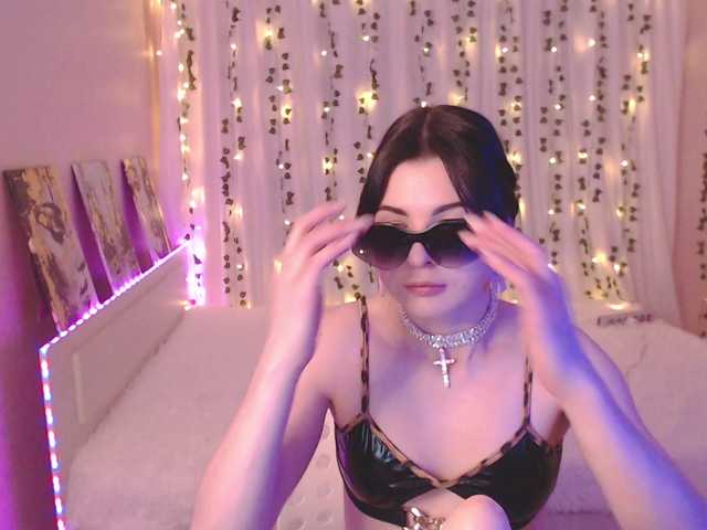 Stephanie-Diaz's BongaCams show and profile